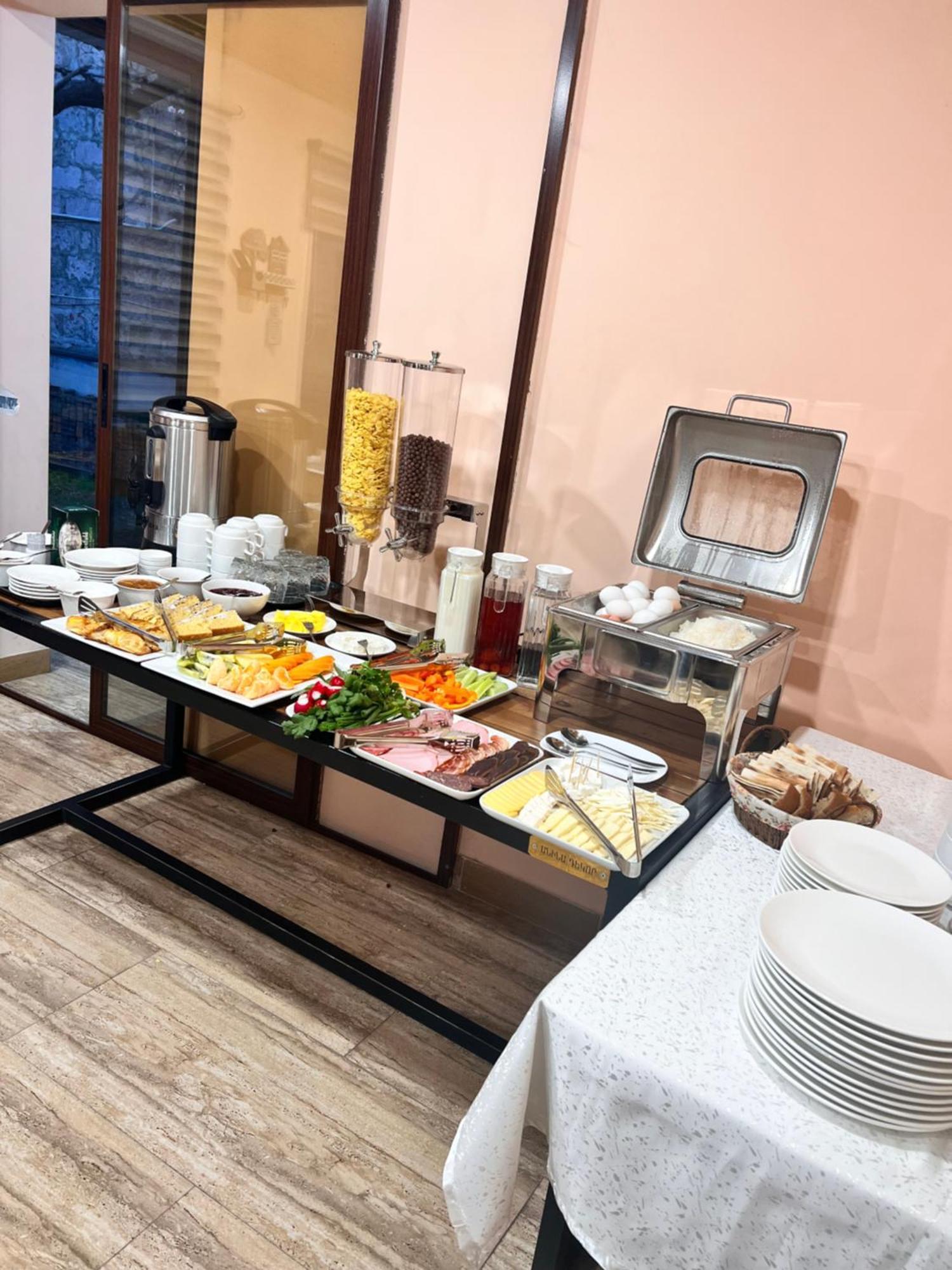 Marnar Hotel يريفان المظهر الخارجي الصورة