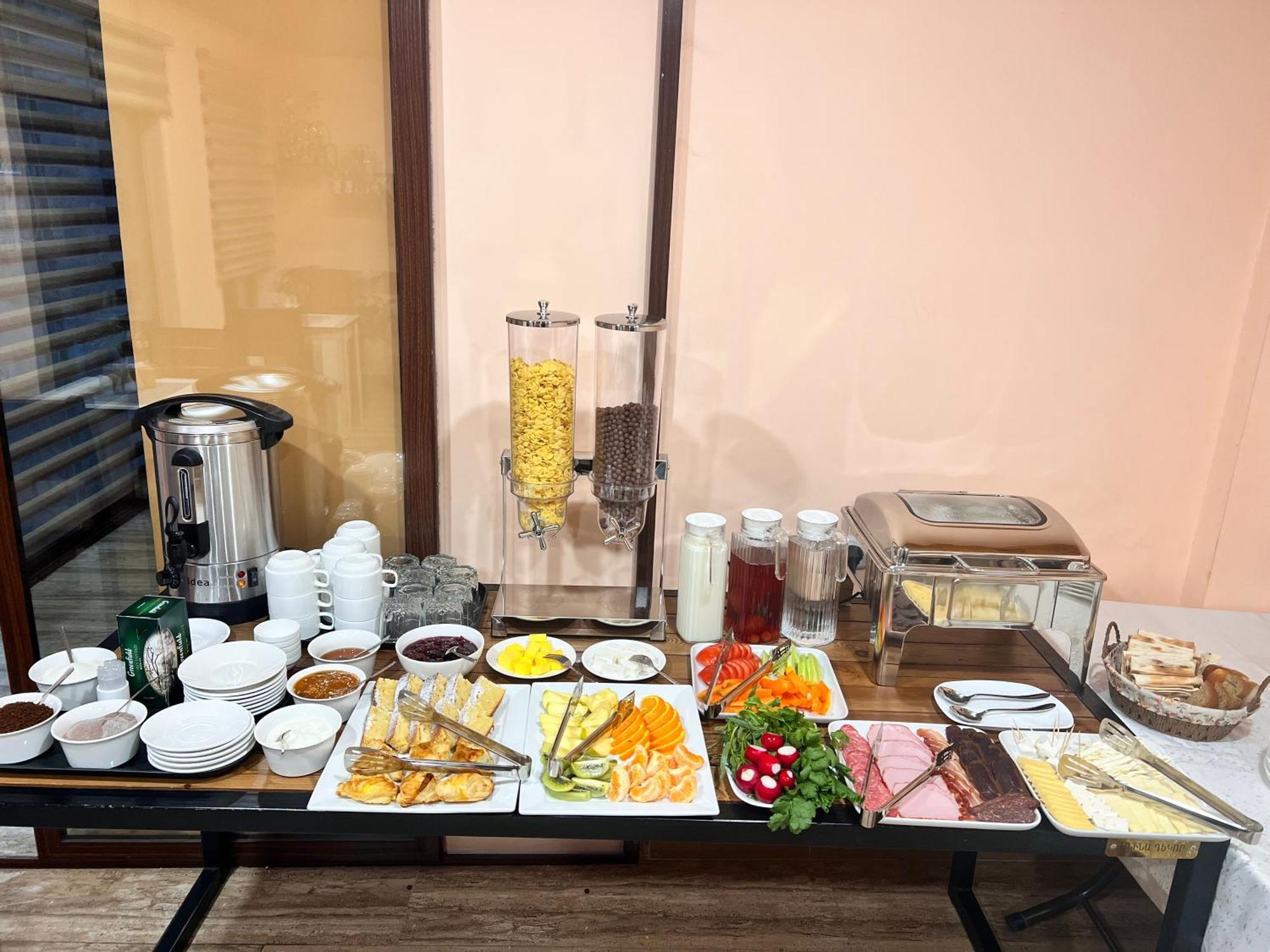 Marnar Hotel يريفان المظهر الخارجي الصورة